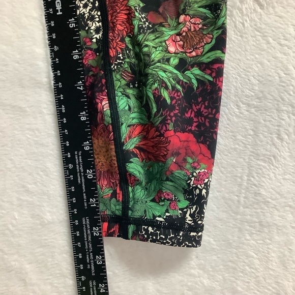 Lululemon Time To Sweat Crop 23" Leggings Size 6 Zen Garden - Picture 8 of 9